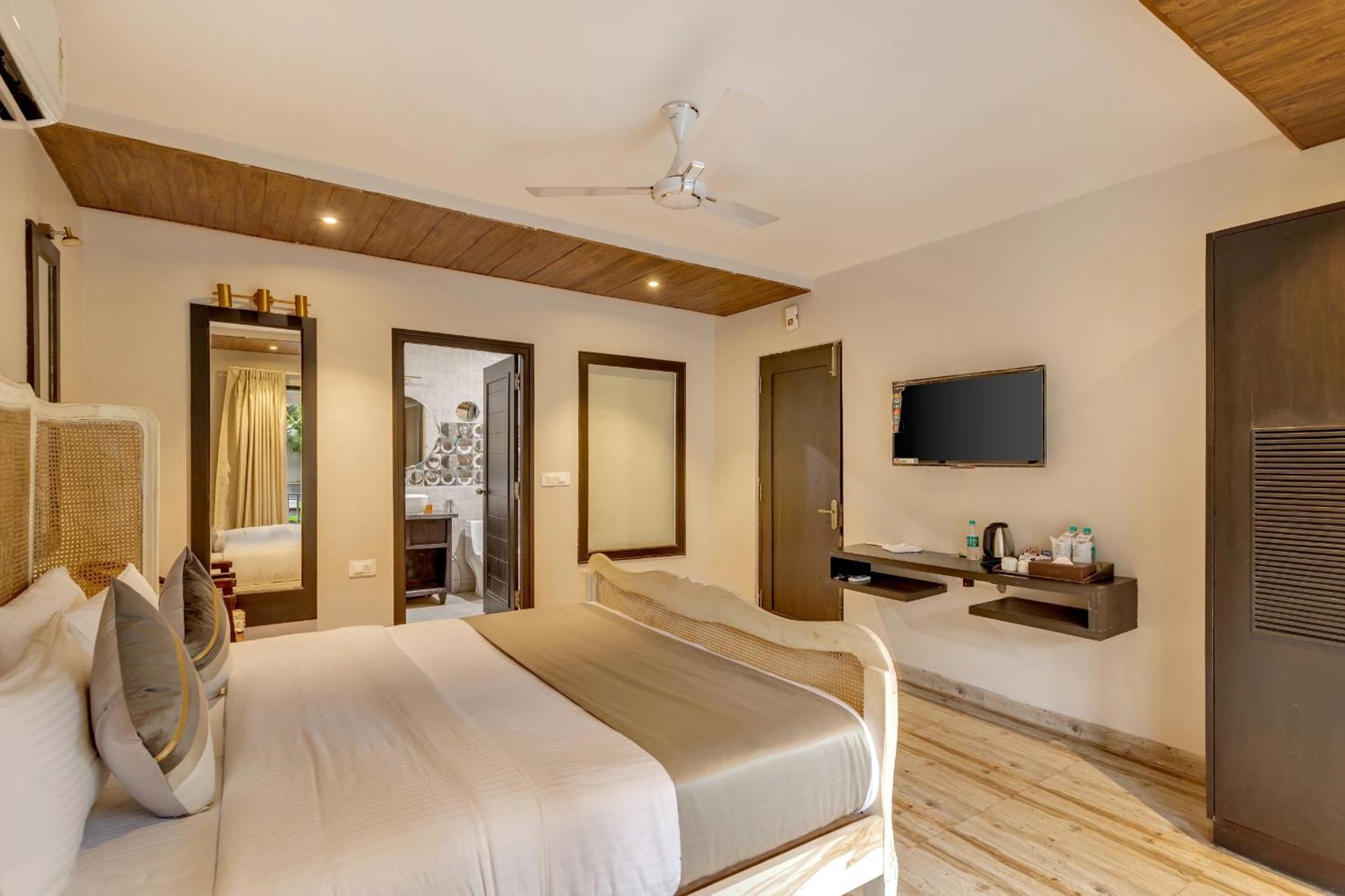 Skon Morjim Beach Resort By Orion Hotels Old Goa Exterior photo